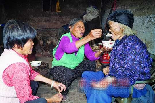 诡异灵异!百岁老人“死”而复活